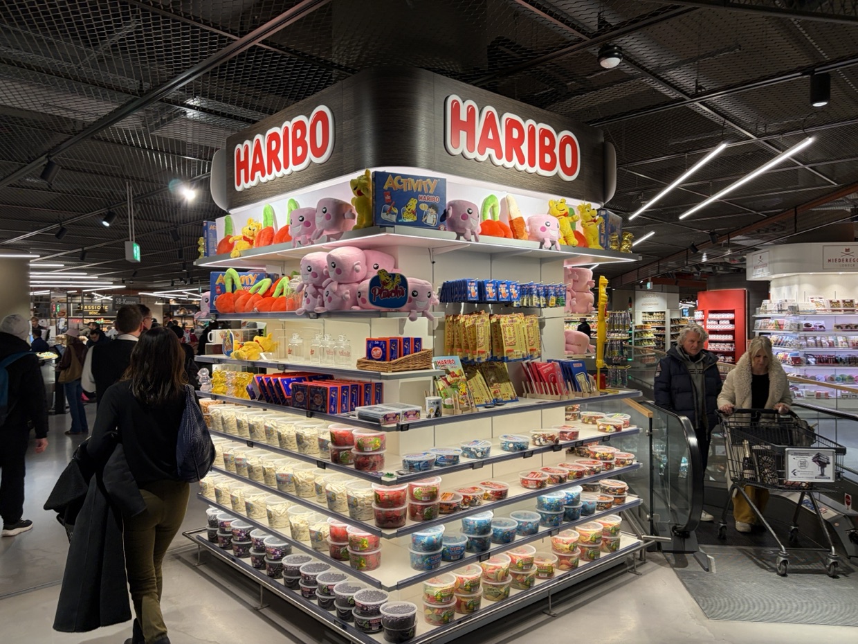 ドイツの店舗にあるHARIBOの売り場